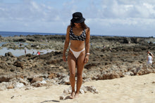 Load image into Gallery viewer, 'IWA Ho'āuna Bikini Top