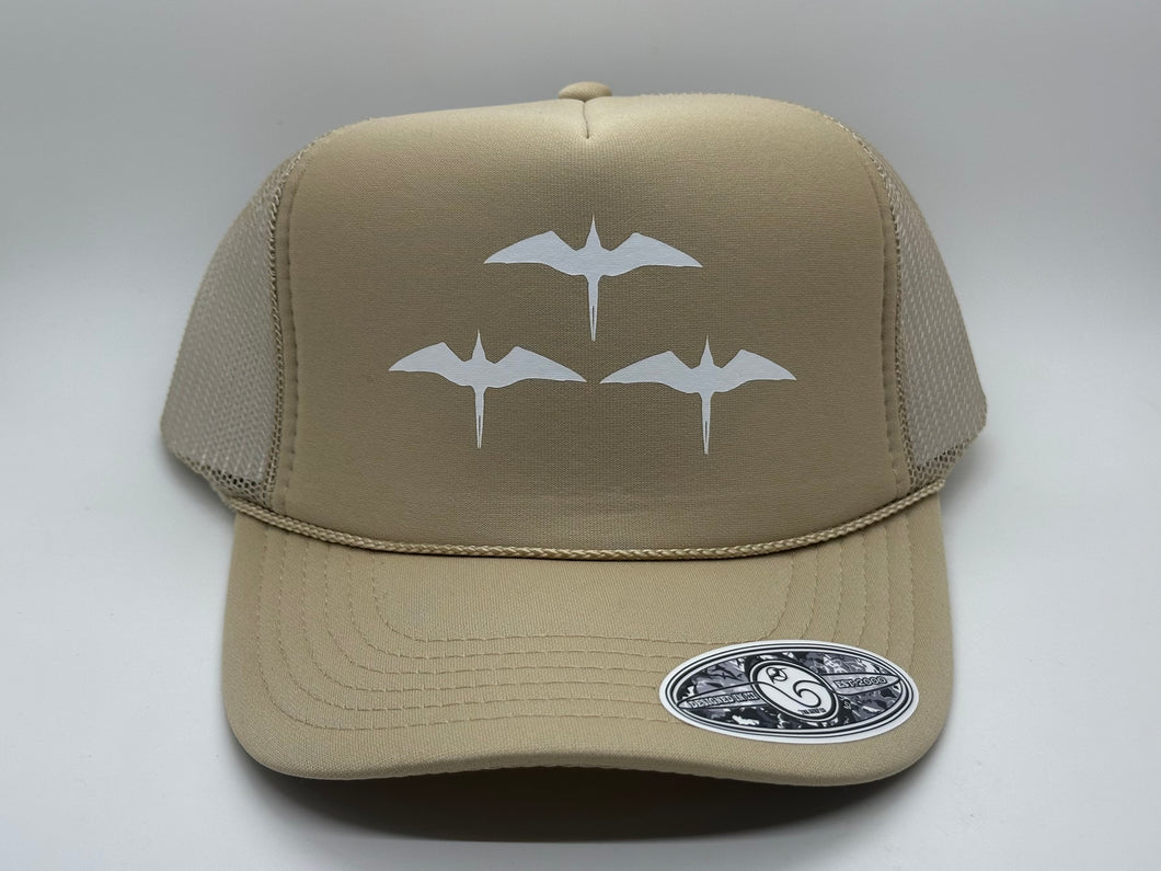 'IWA Pūkolu Trucker (Sand+White Bird)