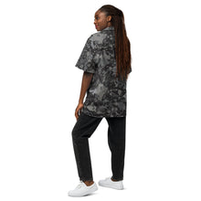 Load image into Gallery viewer, &#39;IWA Camo Isles Unisex Aloha Tee