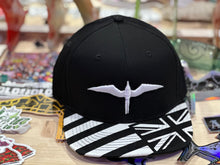 Load image into Gallery viewer, &#39;IWA Hae Hawai&#39;i Black/White Snapback (White Embroidery)