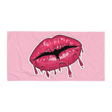 Load image into Gallery viewer, Kiss of the &#39;IWA &#39;Juicyyy&#39; Lips Towel